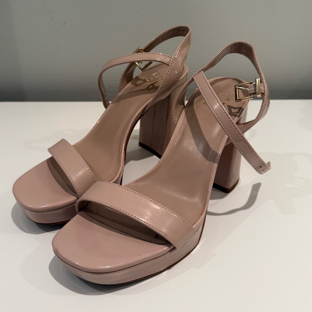 Nude Block Heel - size 6